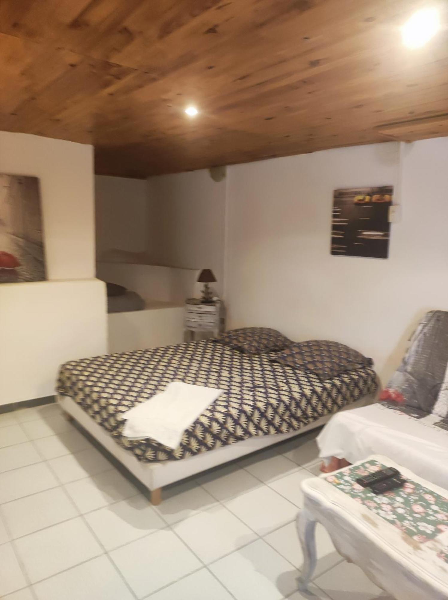 Ferienwohnung Ingrid Mary Nîmes Exterior foto