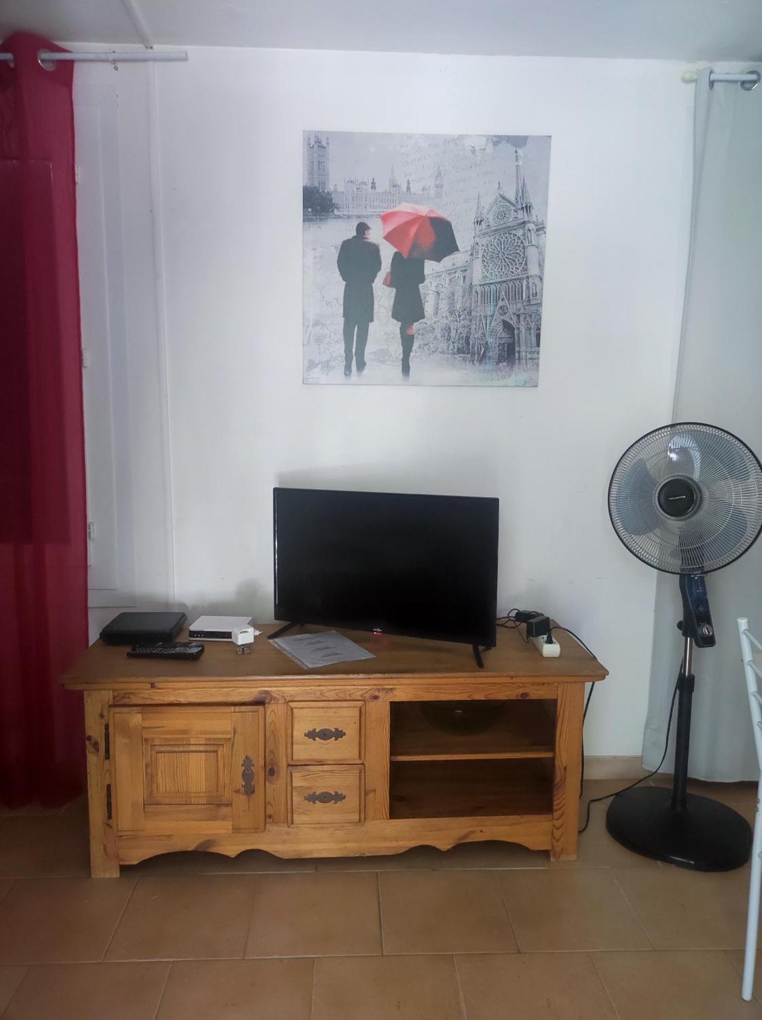 Ferienwohnung Ingrid Mary Nîmes Zimmer foto