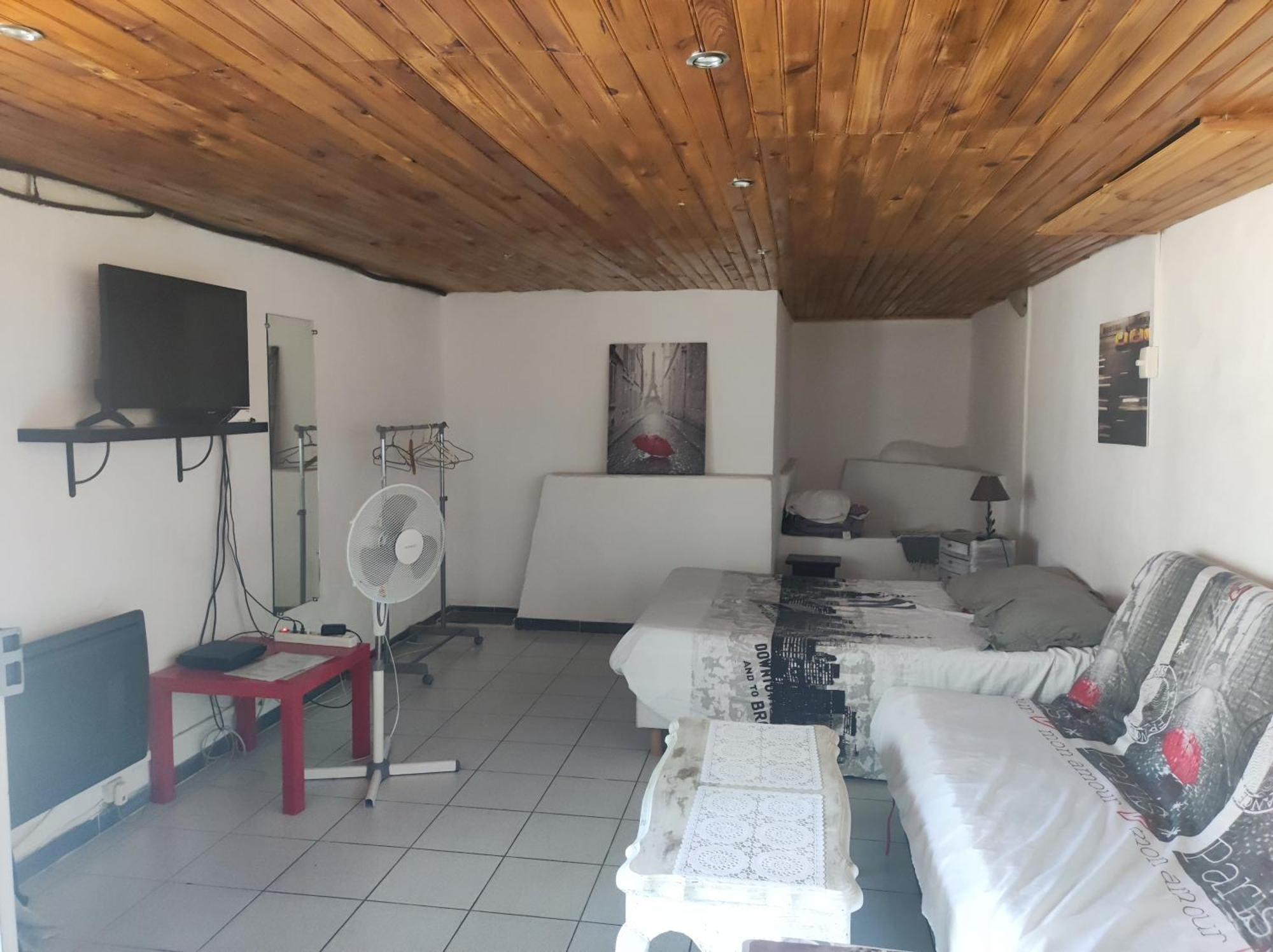 Ferienwohnung Ingrid Mary Nîmes Zimmer foto