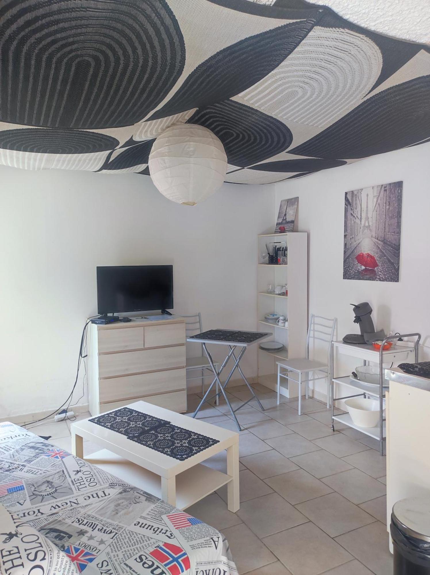 Ferienwohnung Ingrid Mary Nîmes Exterior foto