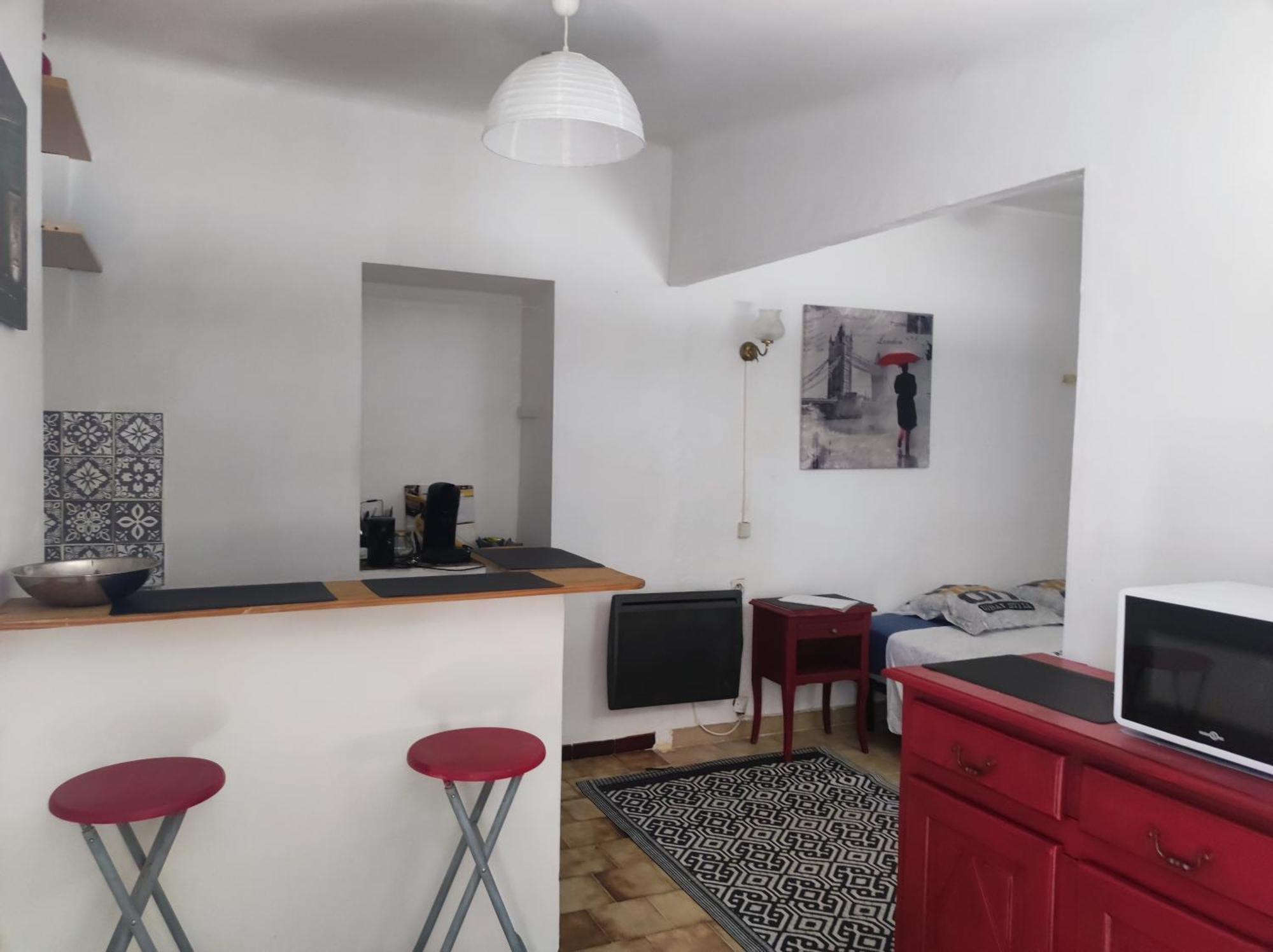 Ferienwohnung Ingrid Mary Nîmes Zimmer foto