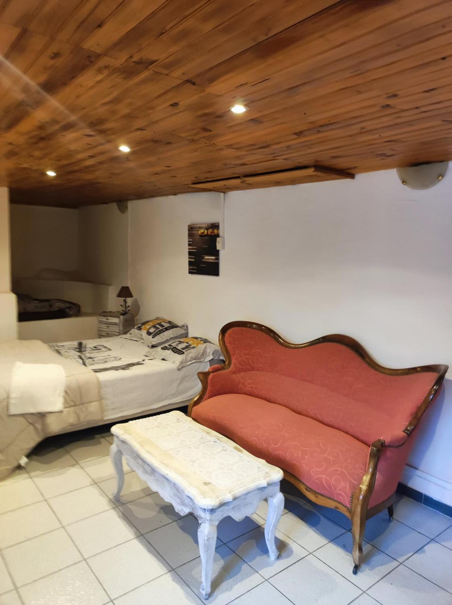 Ferienwohnung Ingrid Mary Nîmes Zimmer foto