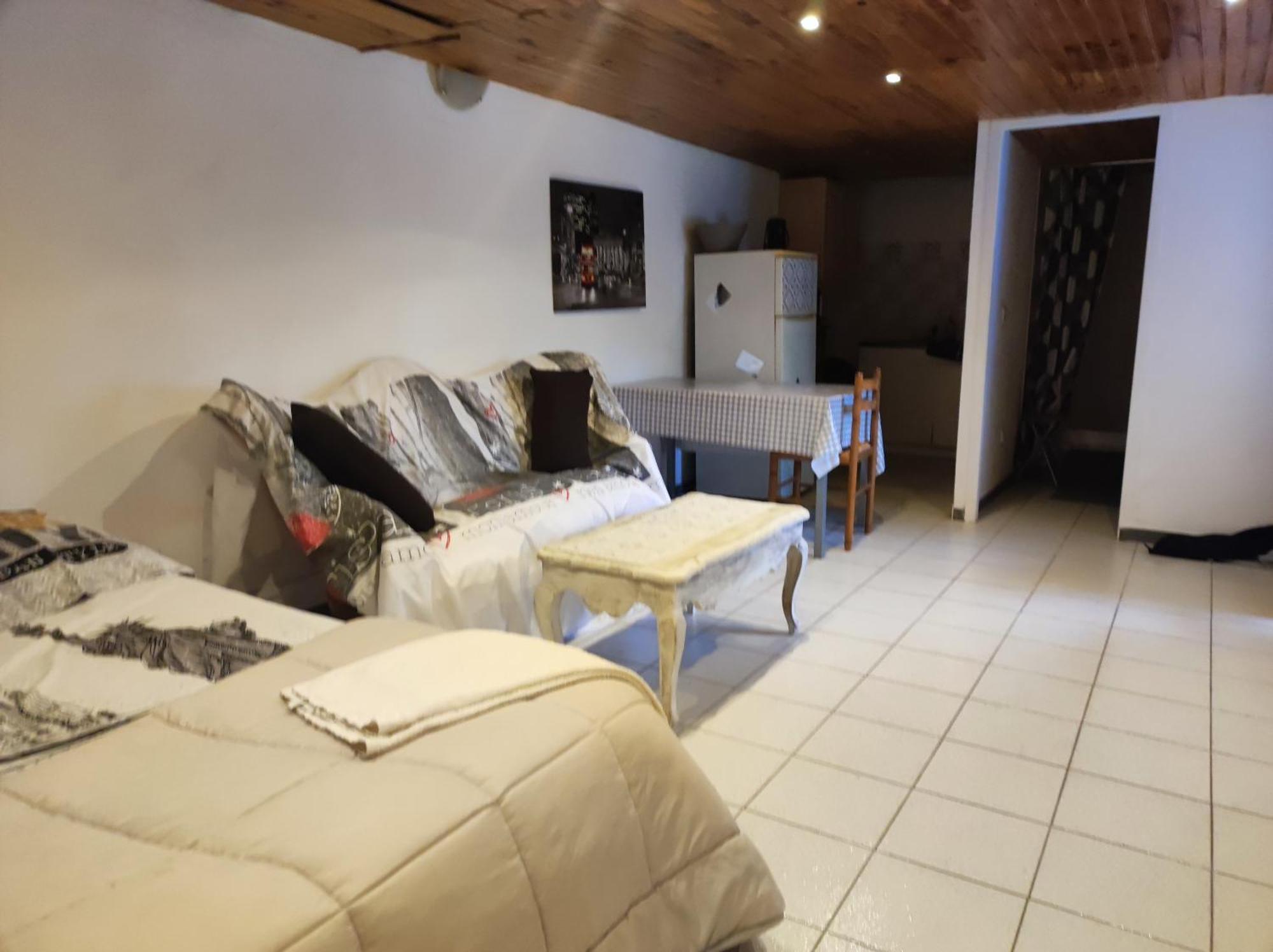 Ferienwohnung Ingrid Mary Nîmes Zimmer foto