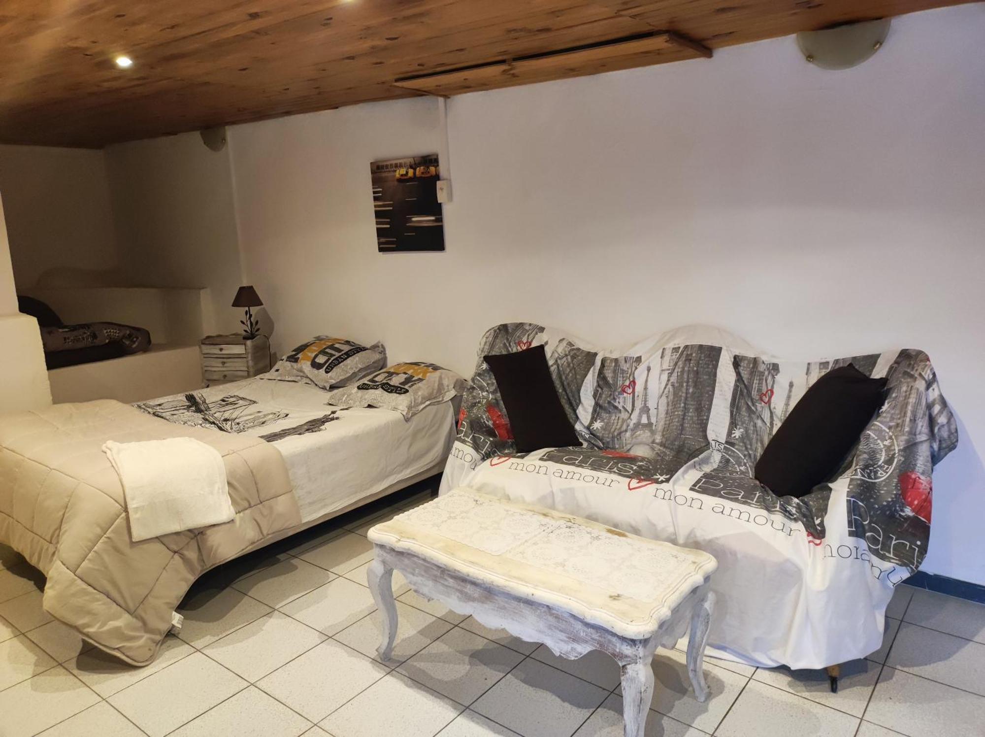 Ferienwohnung Ingrid Mary Nîmes Zimmer foto