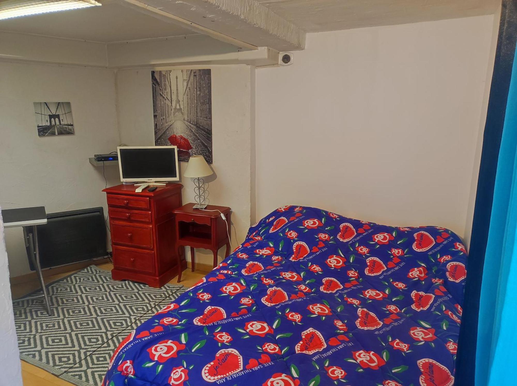 Ferienwohnung Ingrid Mary Nîmes Zimmer foto