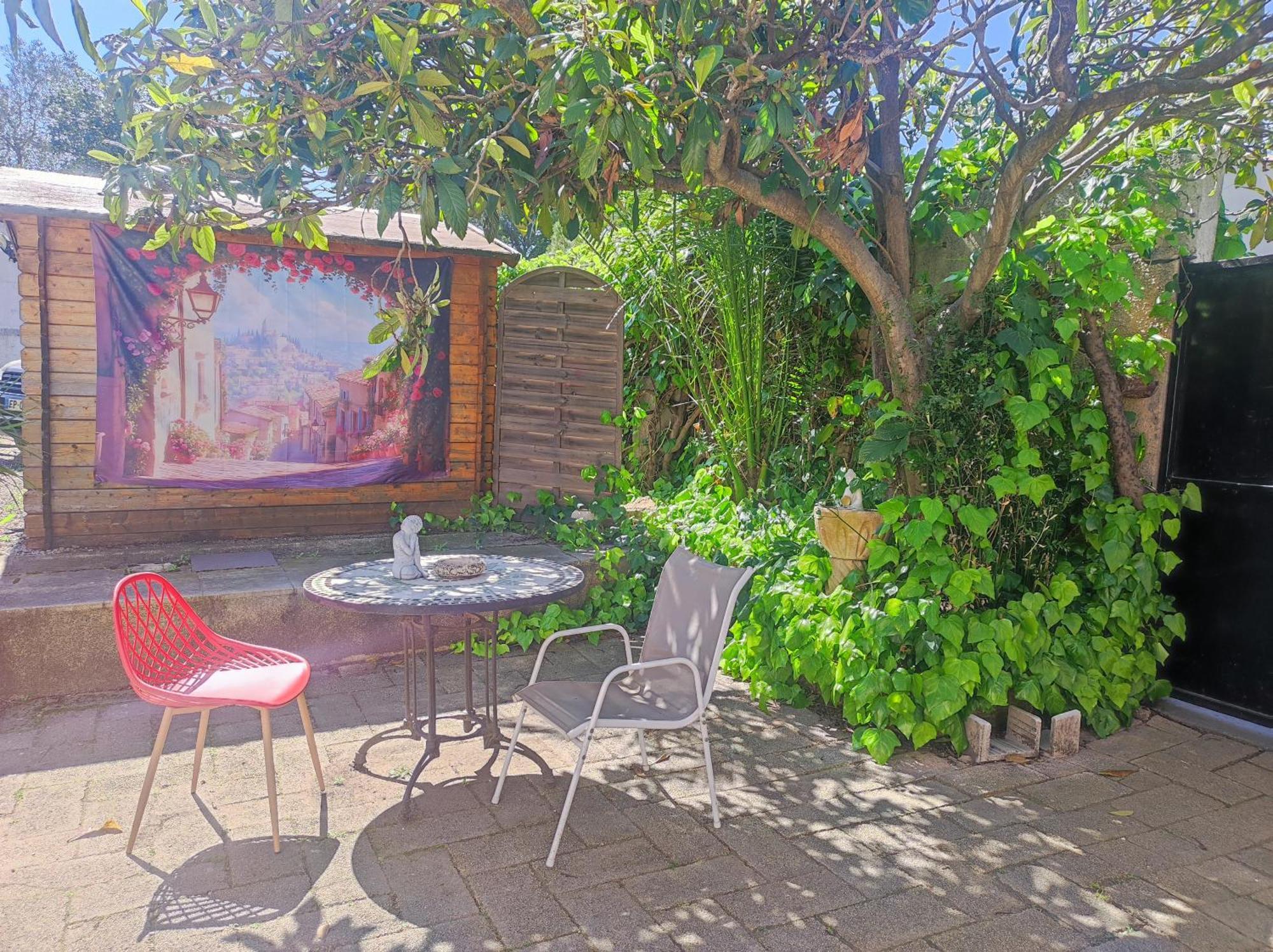 Ferienwohnung Ingrid Mary Nîmes Exterior foto
